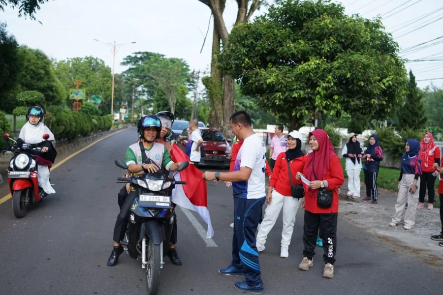 Pembagian Bendera Merah Putih Agustus 2025