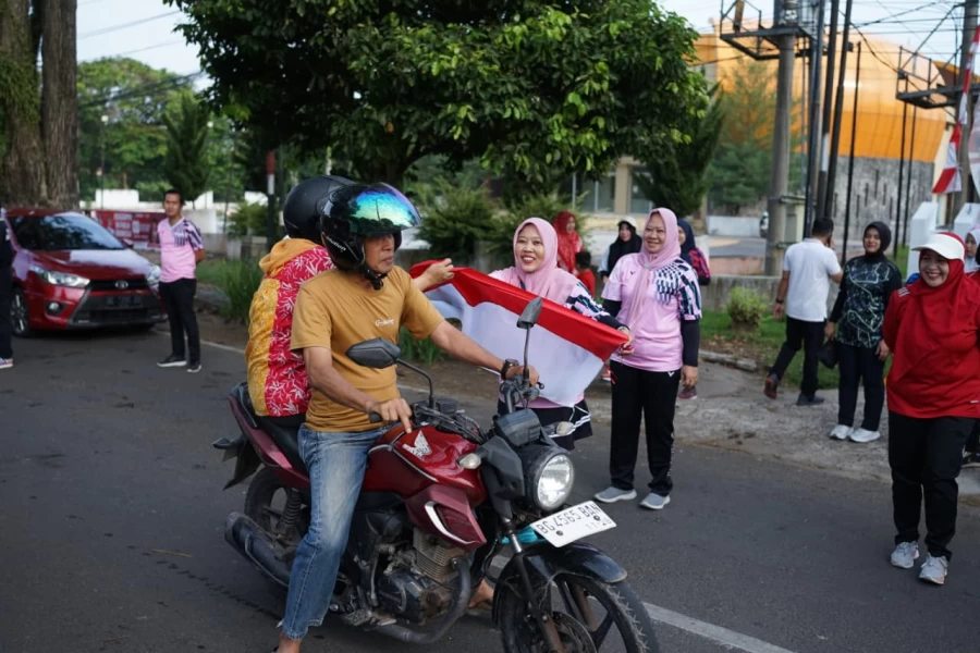 Pembagian Bendera Merah Putih Agustus 2025